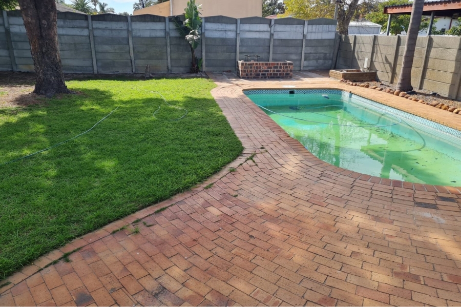 5 Bedroom Property for Sale in Windsor Park Western Cape